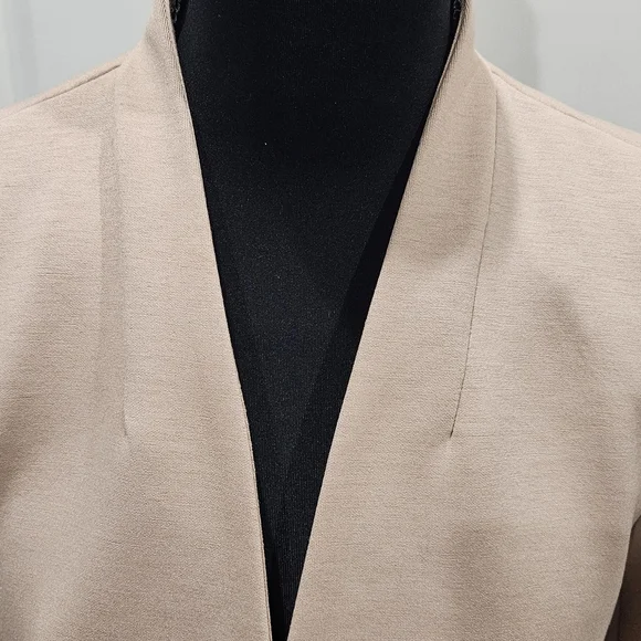 “NWT • Ann Taylor • career blazer • nude/beige • size 4P - Picture 8 of 9